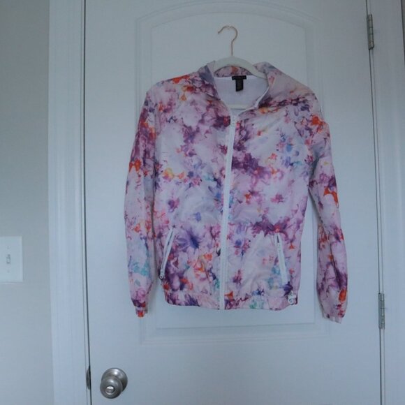 🌸 Tie-Dye Zip-Up Hoodie – Lightweight & Stylish - Picture 1 of 4